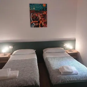 111 , Bérgamo Italia